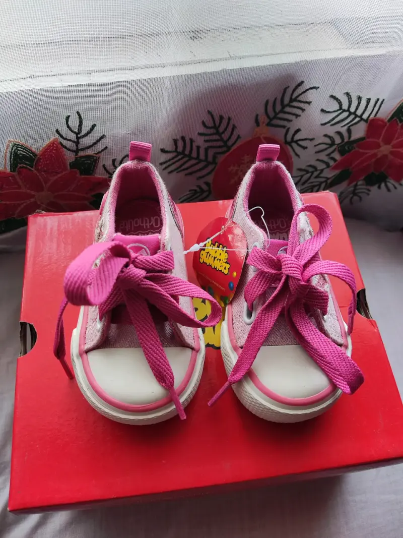 Zapatillas rosadas con estrellas - 2