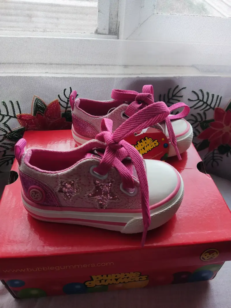 Zapatillas rosadas con estrellas - 4