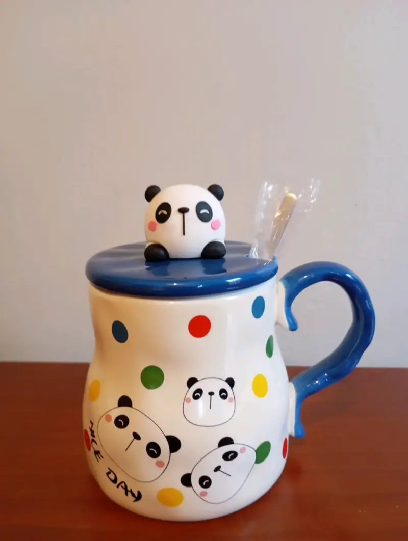 Tazón de cerámica con diseño de panda