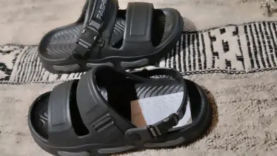 Sandalias negras de velcro - miniatura 2