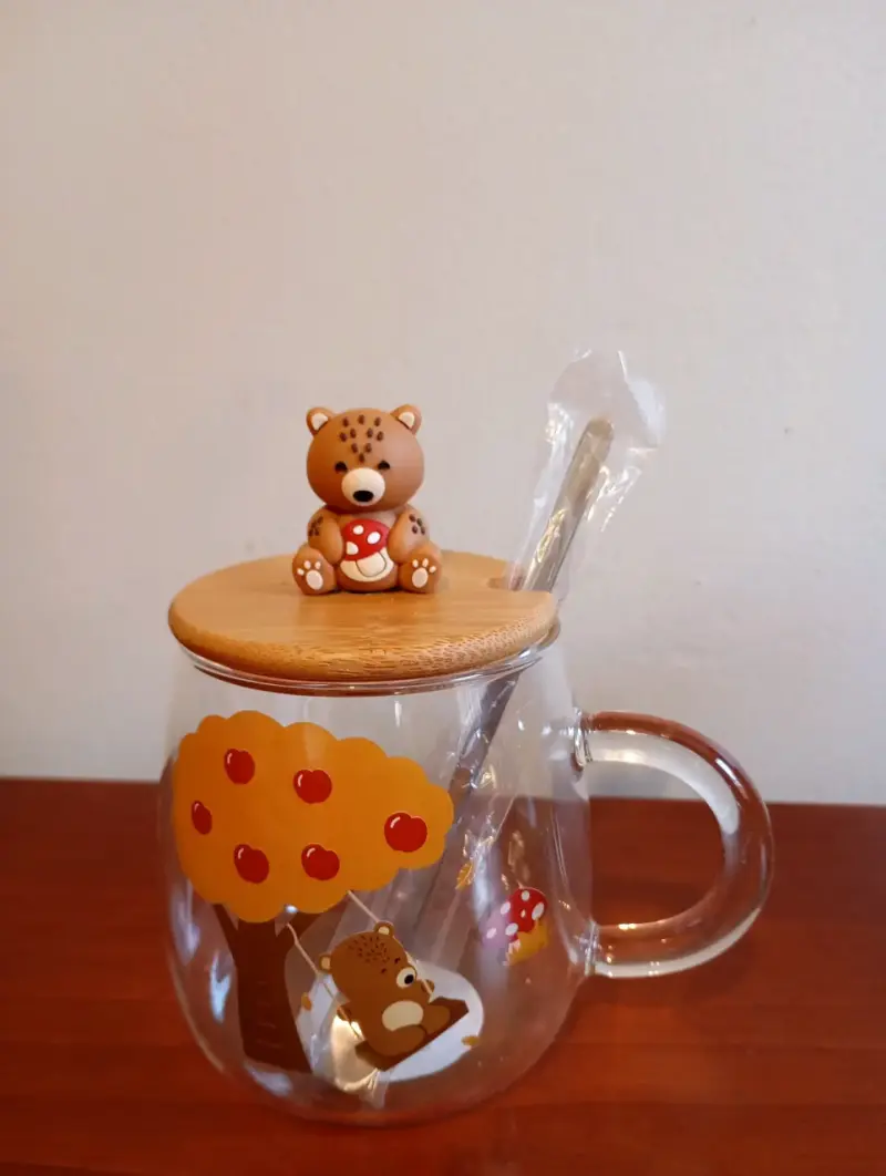Tazón de vidrio con tapa de oso