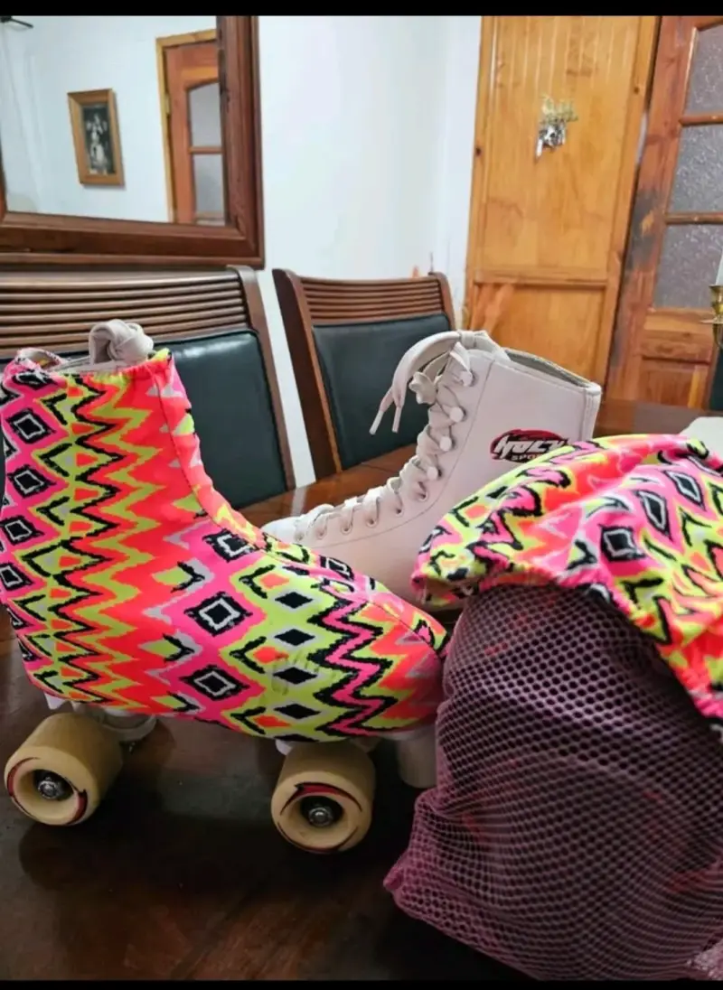 Patines de cuatro ruedas blancos - 2