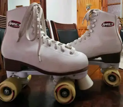 Patines de cuatro ruedas blancos - miniatura 4
