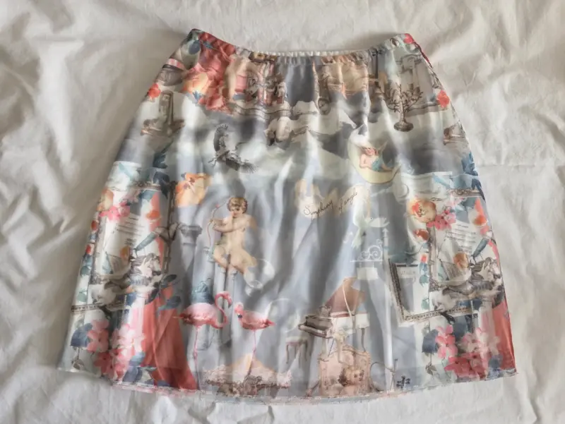 Falda con estampado artístico - 1
