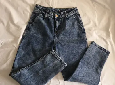 Jeans azul clásico para mujer - miniatura 1