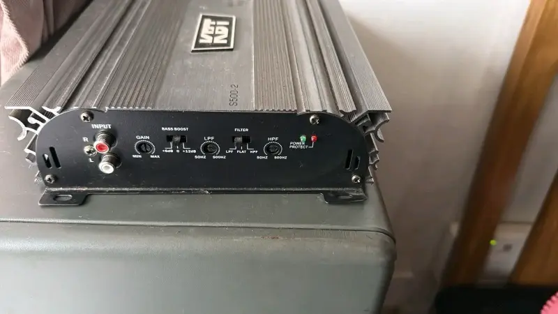 Woofer JBL 12" 1000W y Amplificador KBT - 5