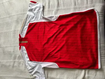 Camiseta roja Arsenal oficial - miniatura 4