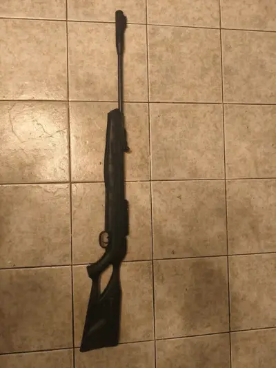 RIFLE UMAREX OCTANE ELITE CAL. 5,5 cómo nuevo - miniatura 1
