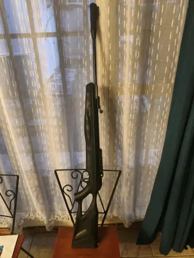 RIFLE UMAREX OCTANE ELITE CAL. 5,5 cómo nuevo - miniatura 2