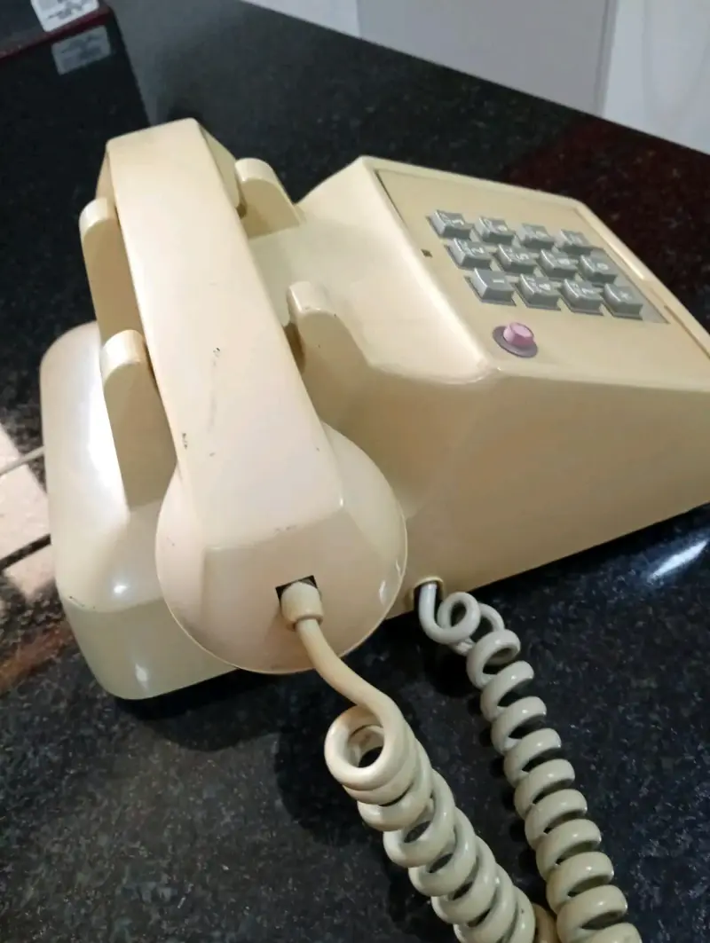 Teléfono vintage beige numerado - 2