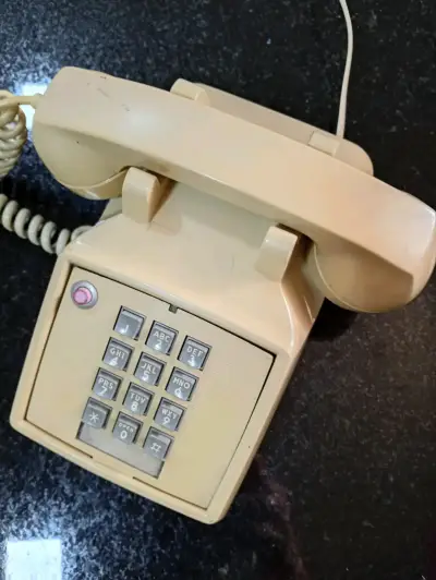 Teléfono vintage beige numerado - miniatura 5
