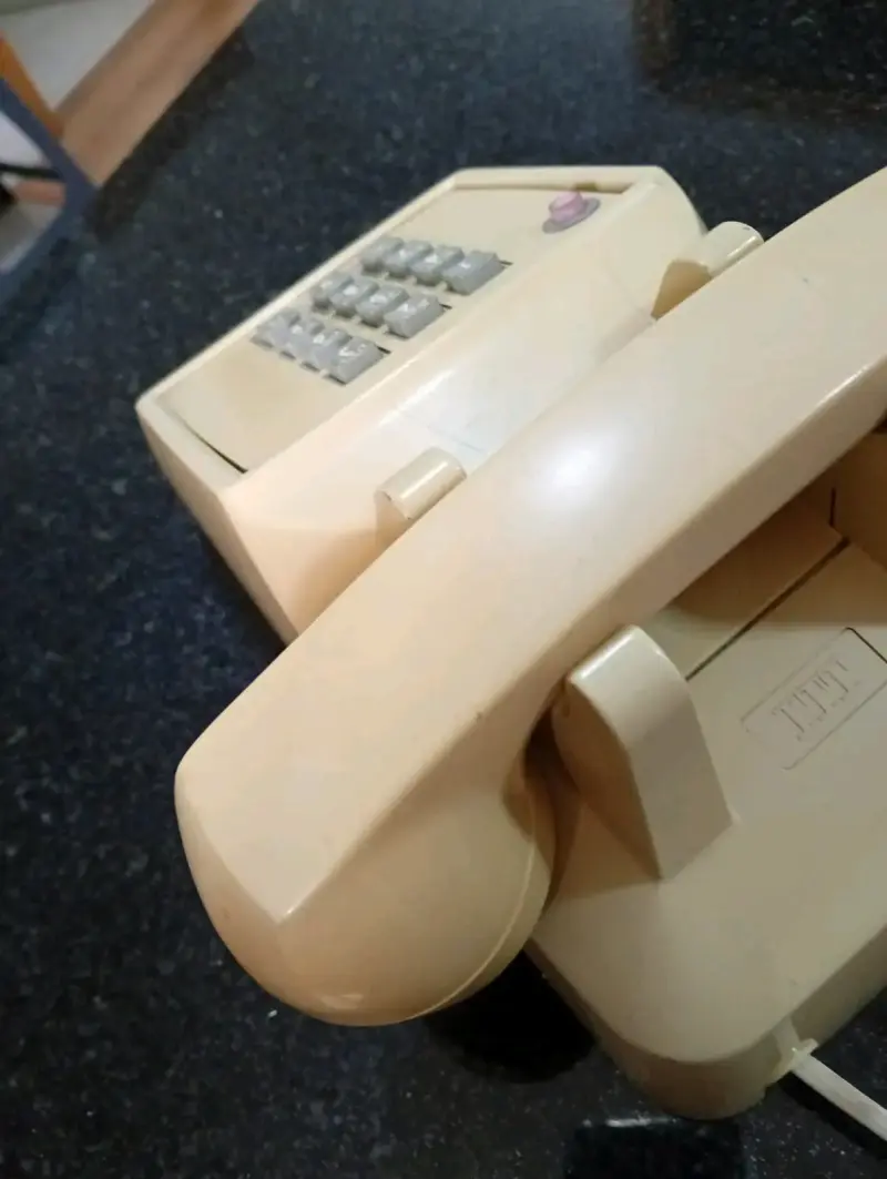 Teléfono vintage beige numerado - 6