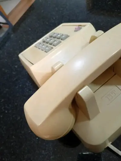 Teléfono vintage beige numerado - miniatura 6