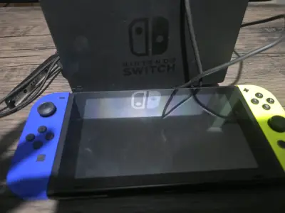 Nintendo Switch HAC-001 + Joy-Con + Super Smash Br - miniatura 1