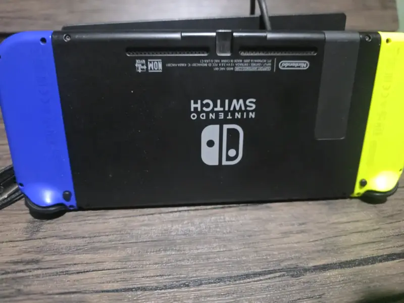 Nintendo Switch HAC-001 + Joy-Con + Super Smash Br - 2