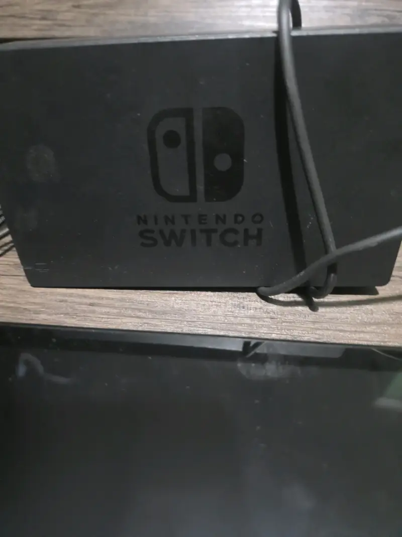 Nintendo Switch HAC-001 + Joy-Con + Super Smash Br - 3