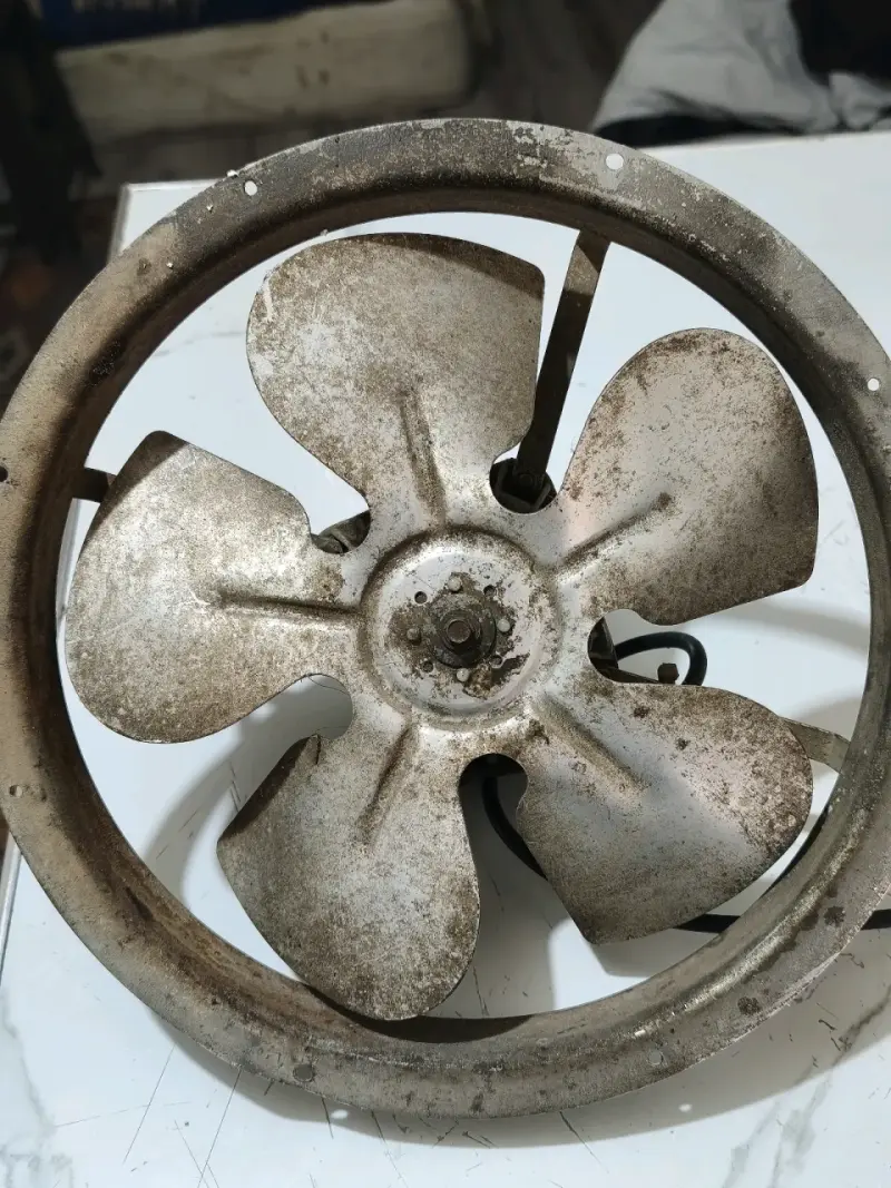 Ventilador industrial metálico usado - 1