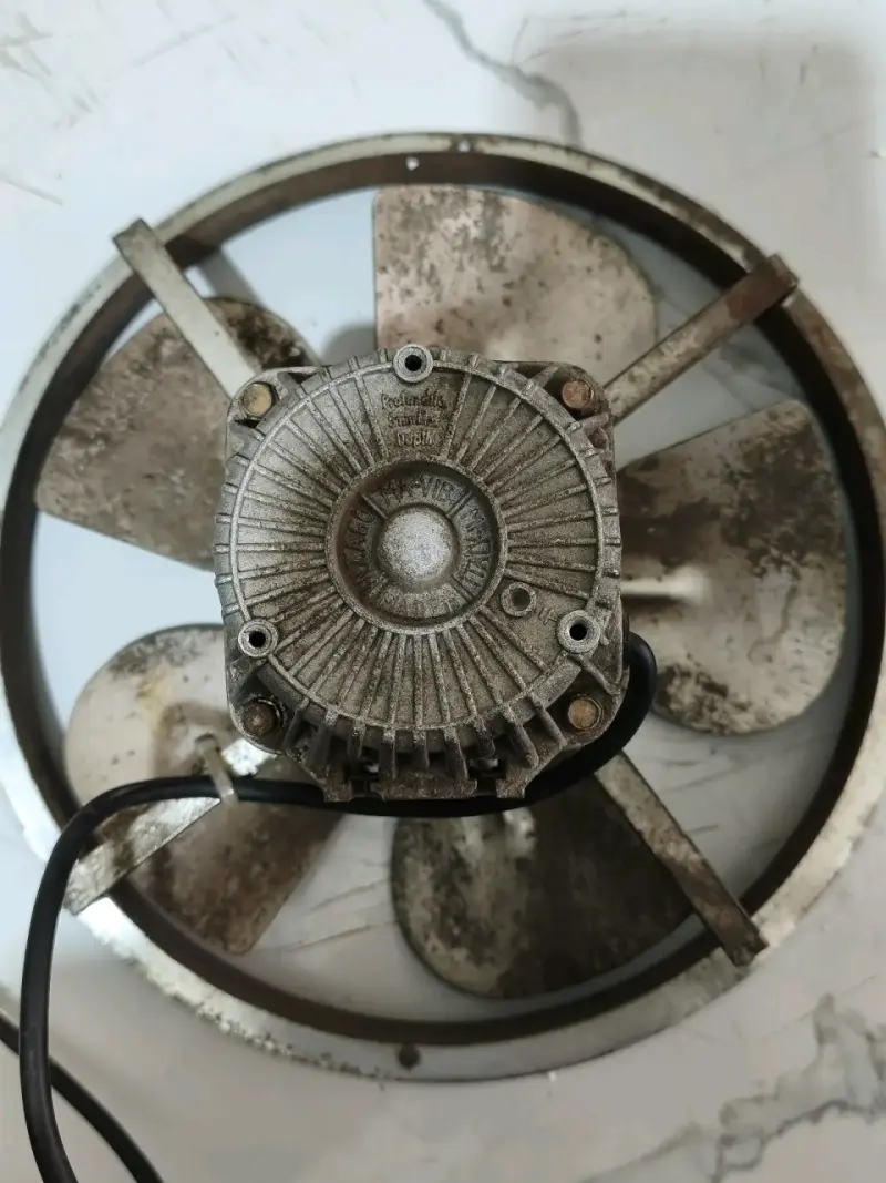 Ventilador industrial metálico usado - 2