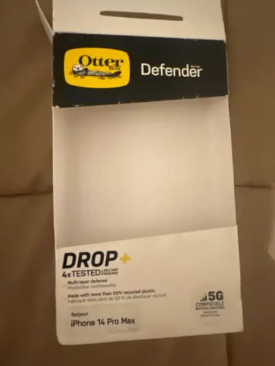 Funda Otterbox negra para celular - miniatura 2