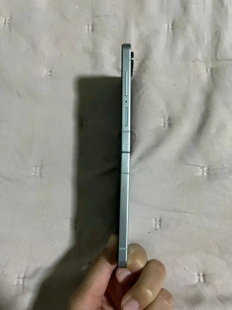 Teléfono plegable en buen estado - 6