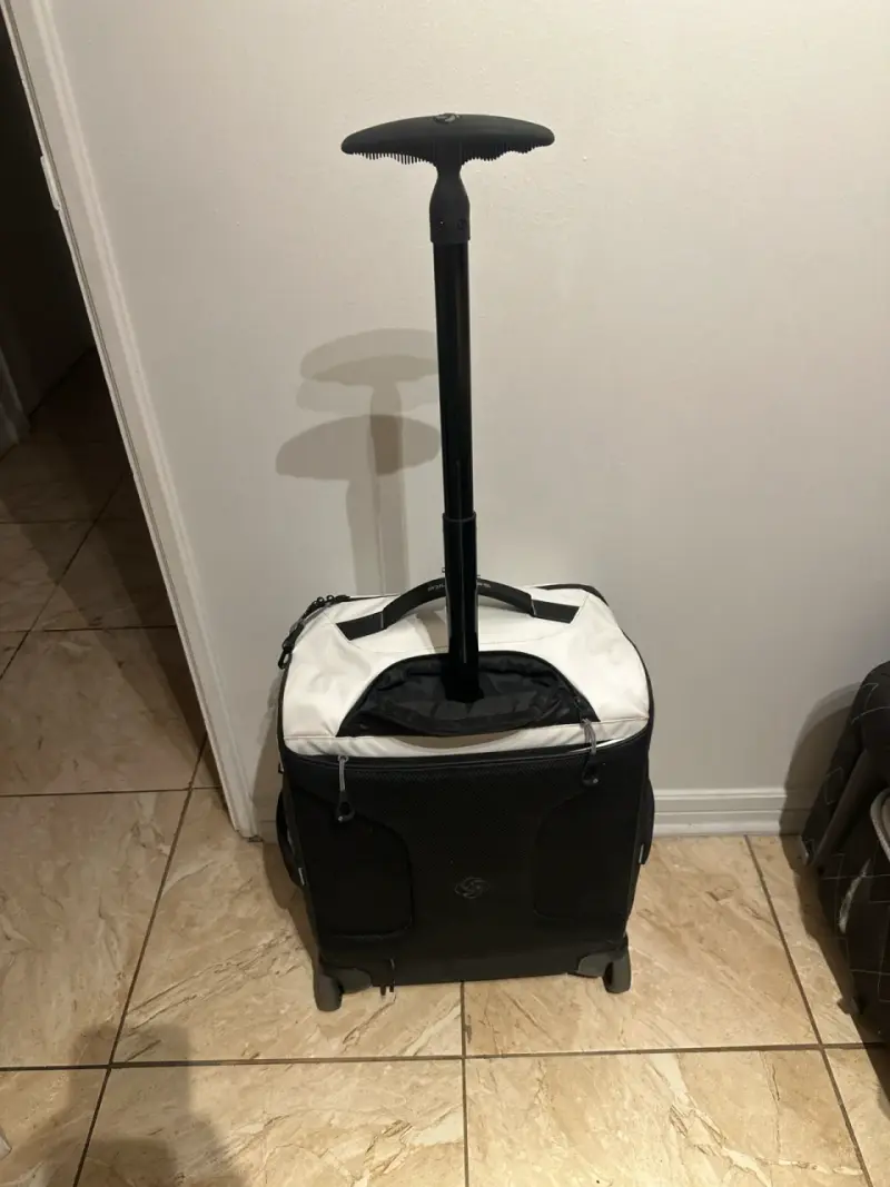 Maleta Samsonite blanca con ruedas - 3