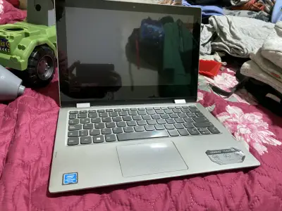 2 Laptop Lenovo Yoga gris - miniatura 1