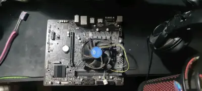 Placa madre con disipador Intel - miniatura 2