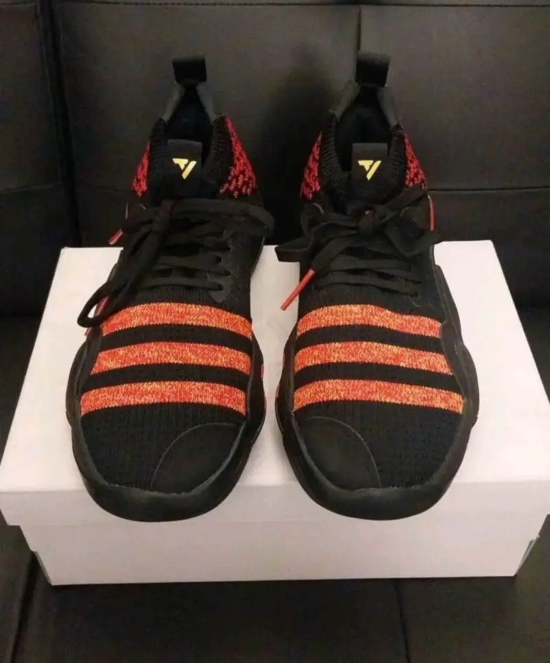 Zapatillas de basquetball negras y rojas - 3