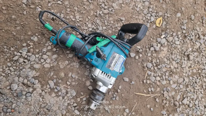 Taladro eléctrico Makita usado - 2