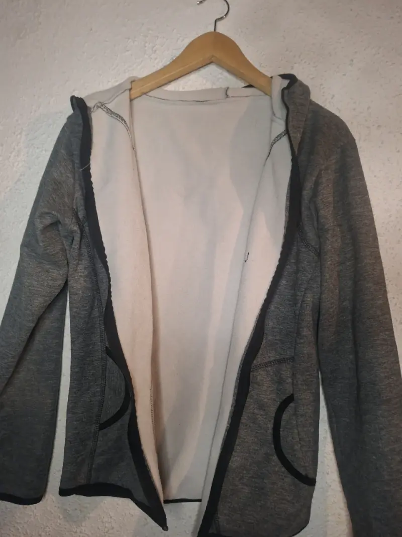 Chaqueta con capucha Upp! - 2