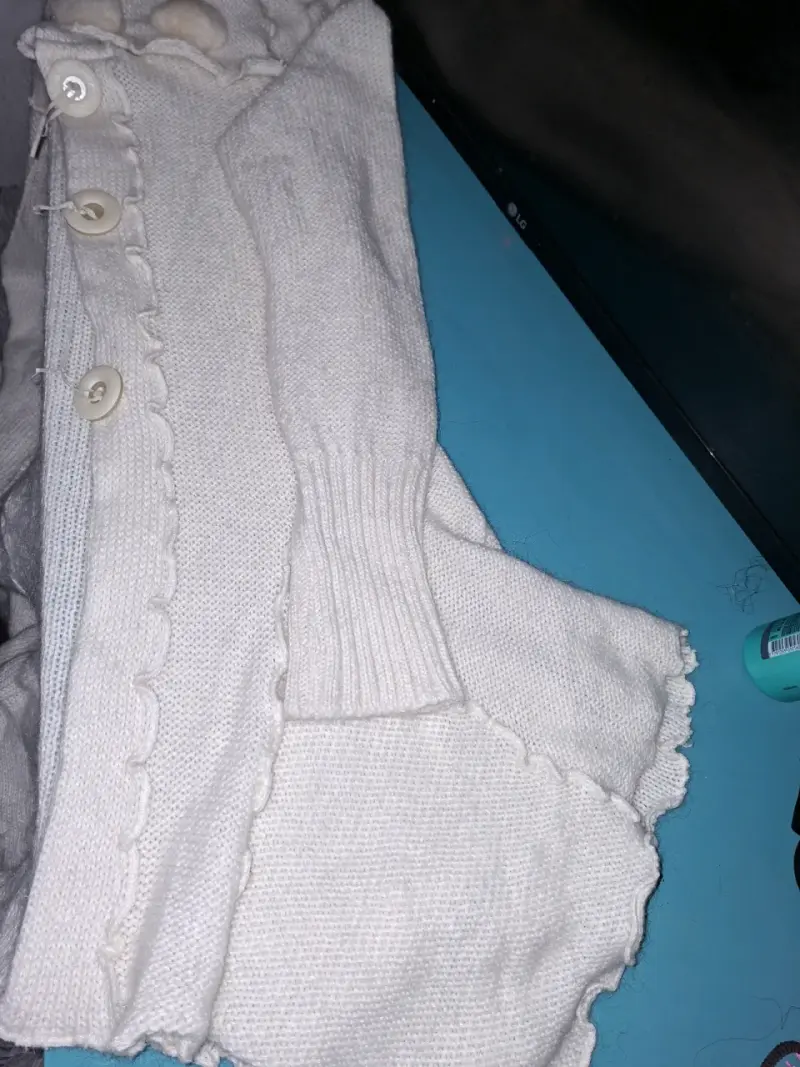 Cardigan beige largo con botones - 4