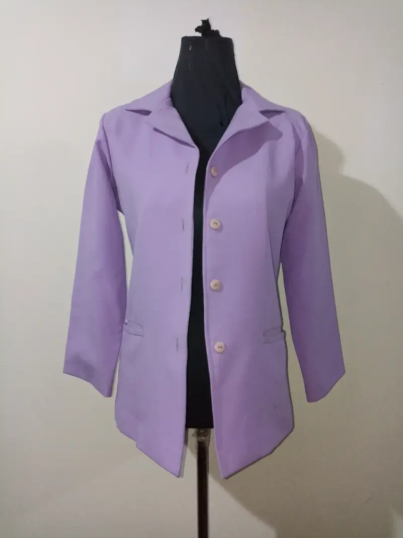 Blazer lavanda con botones