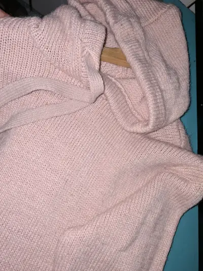 Suéter rosado de lana - miniatura 1