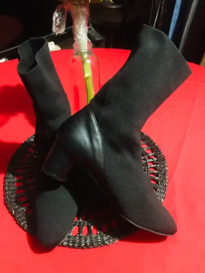 Botines negros de tacón - miniatura 2