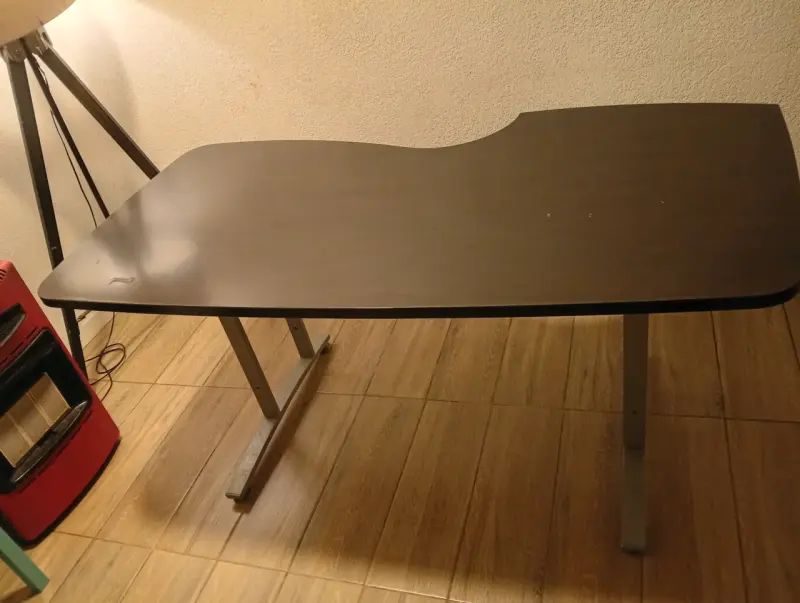 Escritorio moderno de madera - 1