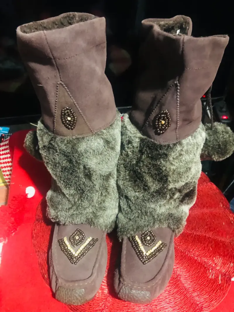 Botas de invierno marrón con pelaje - 1