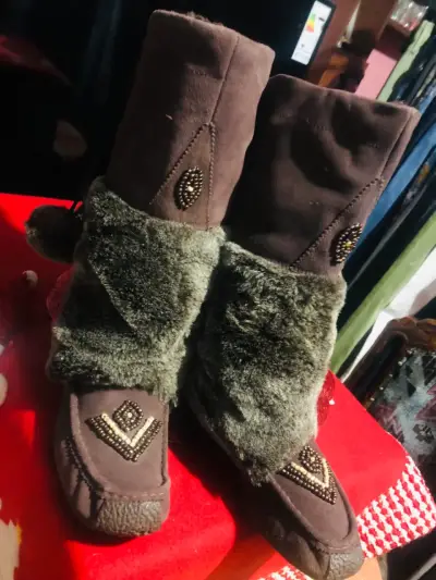 Botas de invierno marrón con pelaje - miniatura 2