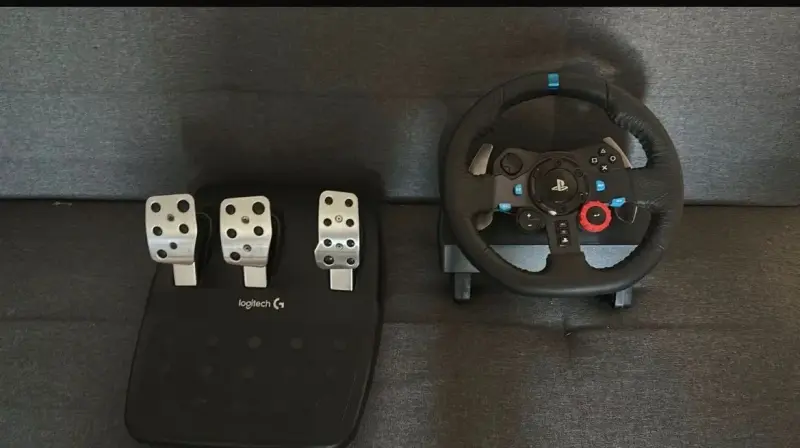 Volante y pedales Logitech para PlayStation - 1