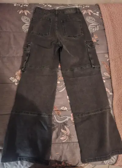 Jeans cargo negros mujer - miniatura 2