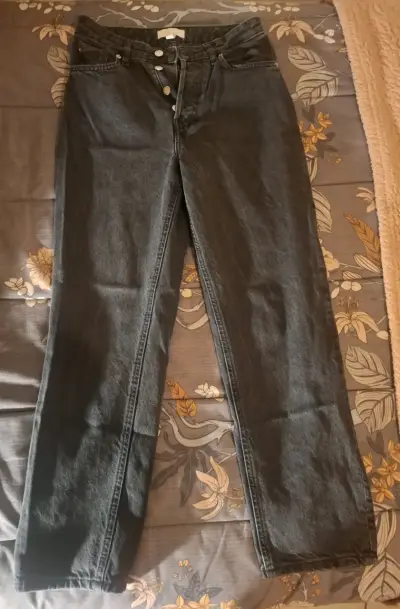 Jeans negros clásicos - miniatura 1
