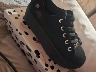 Zapatillas negras con plataforma - miniatura 2