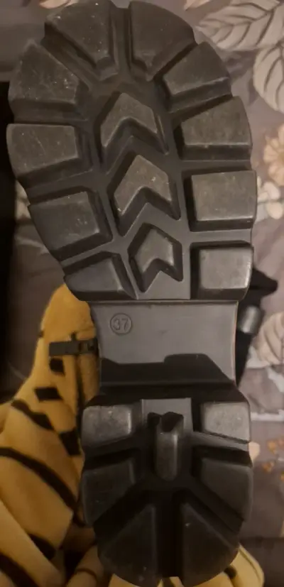 Botas negras altas con plataforma - miniatura 2