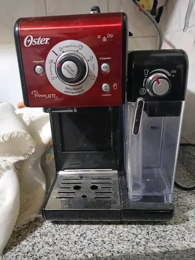 Cafetera Oster PrimaLatte roja - miniatura 1