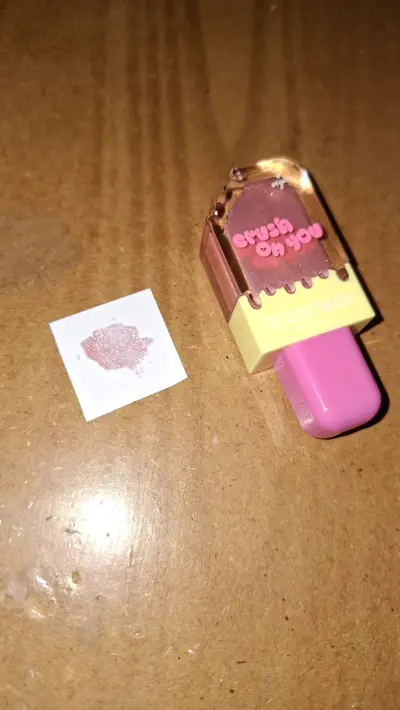 Brillo labial efecto glossy - miniatura 2