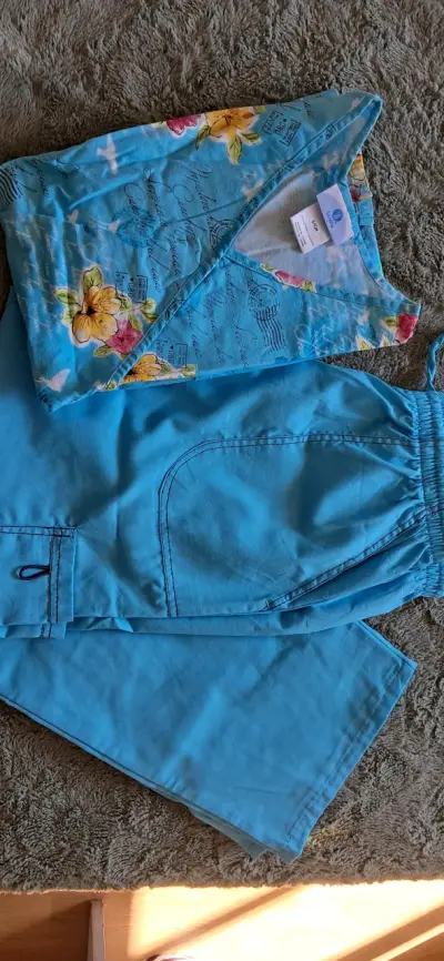 Conjunto médico azul floral talla S - miniatura 1
