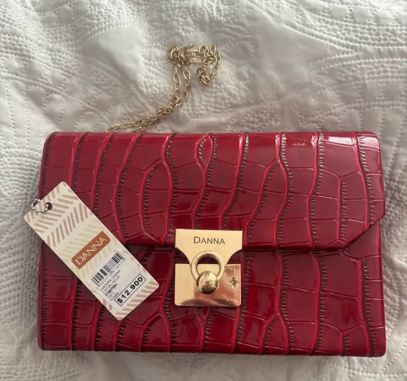 Cartera roja de cuero Danna