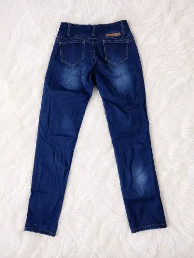 Jeans con bordado de flores - miniatura 2