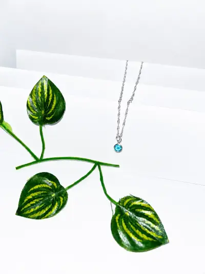 Collar con colgante azul - miniatura 5