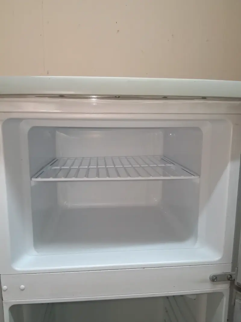 Refrigerador Sindelen color plata - 3