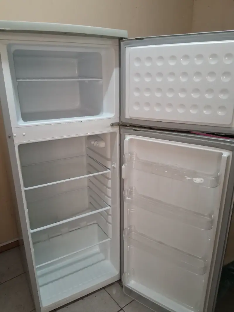 Refrigerador Sindelen color plata - 4